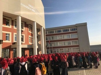 İstanbul-Tuzla-Tuzla Halil Türkkan Kız Anadolu İmam Hatip Lisesi fotoğrafı