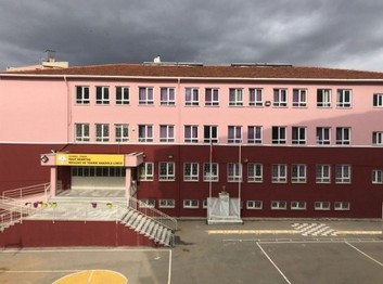 İstanbul-Pendik-Rauf Denktaş Mesleki ve Teknik Anadolu Lisesi fotoğrafı
