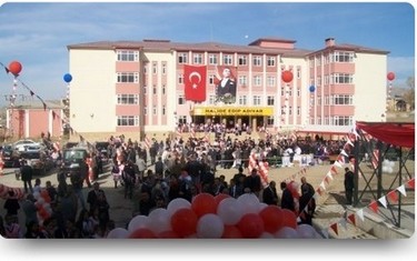Van-Tuşba-Halide Edip Adıvar Mesleki ve Teknik Anadolu Lisesi fotoğrafı