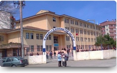 Trabzon-Akçaabat-Kavaklı Ortaokulu fotoğrafı