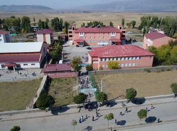Bitlis-Güroymak-Gölbaşı İmam Hatip Ortaokulu fotoğrafı