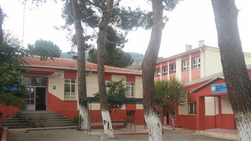 İzmir-Kemalpaşa-Yiğitler Özcan Katrancı Ortaokulu fotoğrafı