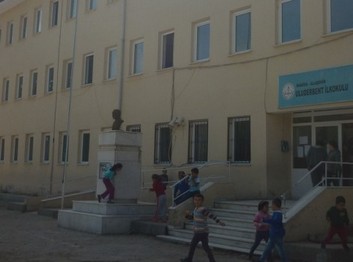 Manisa-Alaşehir-Uluderbent Ortaokulu fotoğrafı
