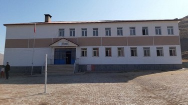 Bitlis-Tatvan-Göllü Köyü İlkokulu fotoğrafı