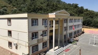 İzmir-Balçova-Nevvar Salih İşgören Anadolu Lisesi fotoğrafı