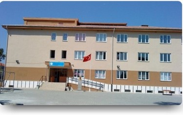 Manisa-Saruhanlı-Şehit Nezir Pirnarcı Ortaokulu fotoğrafı