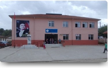 Manisa-Sarıgöl-Emcelli Ortaokulu fotoğrafı