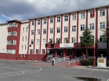 İstanbul-Esenyurt-Halil Akkanat Çok Programlı Anadolu Lisesi fotoğrafı