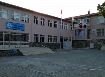 Uşak-Eşme-Şehit Alibey İlkokulu fotoğrafı