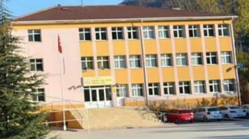 Tokat-Reşadiye-Sebahat-İsmet Erdem Anadolu Lisesi fotoğrafı