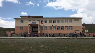 Van-Özalp-Şemsettin Ortaokulu fotoğrafı