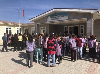 Konya-Kadınhanı-Kolukısa Osmanoğulları Ortaokulu fotoğrafı