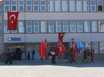 Şırnak-Güçlükonak-75.Yıl Yatılı Bölge Ortaokulu fotoğrafı