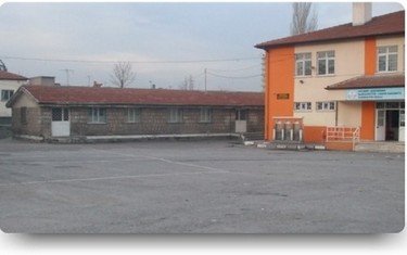 Kayseri-Kocasinan-Burhanettin-Hanım Karamete İlkokulu fotoğrafı