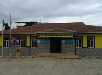 Bursa-İnegöl-İnegöl Fenerbahçeliler Derneği Hamamlı Ortaokulu fotoğrafı