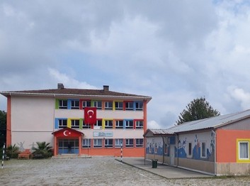 Ordu-Ünye-Şehit İsmail Ustaoğlu Ortaokulu fotoğrafı