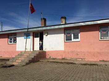 Kars-Merkez-Borluk İlkokulu fotoğrafı
