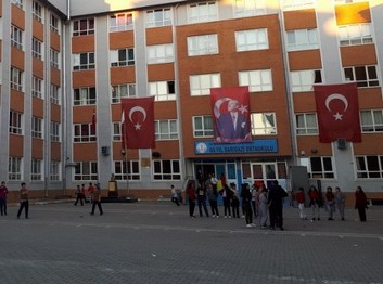 İstanbul-Sancaktepe-60.Yıl Sarıgazi Ortaokulu fotoğrafı