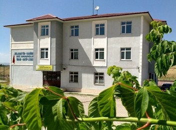 Bitlis-Güroymak-Güroymak Selahattin Rahime Dur Kiz Anadolu İmam Hatip Lisesi fotoğrafı