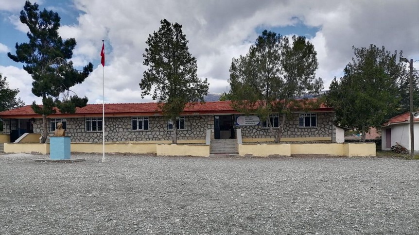 Çorum-Mecitözü-İbek Şehit Osman Aydoğdu Ortaokulu fotoğrafı