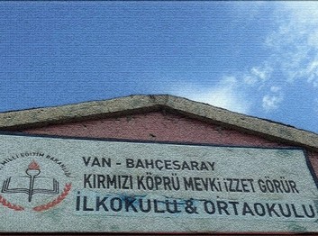 Van-Bahçesaray-Kırmızı Köprü Mevkii İzzet Görür Ortaokulu fotoğrafı