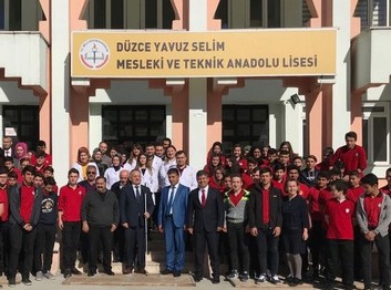 Düzce-Merkez-Düzce Yavuz Selim Mesleki ve Teknik Anadolu Lisesi fotoğrafı