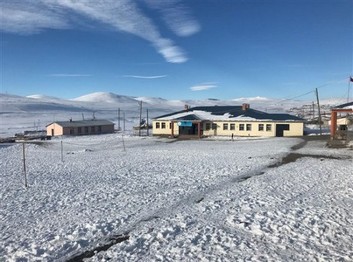 Ardahan-Merkez-Yukarıkurtoğlu Ortaokulu fotoğrafı