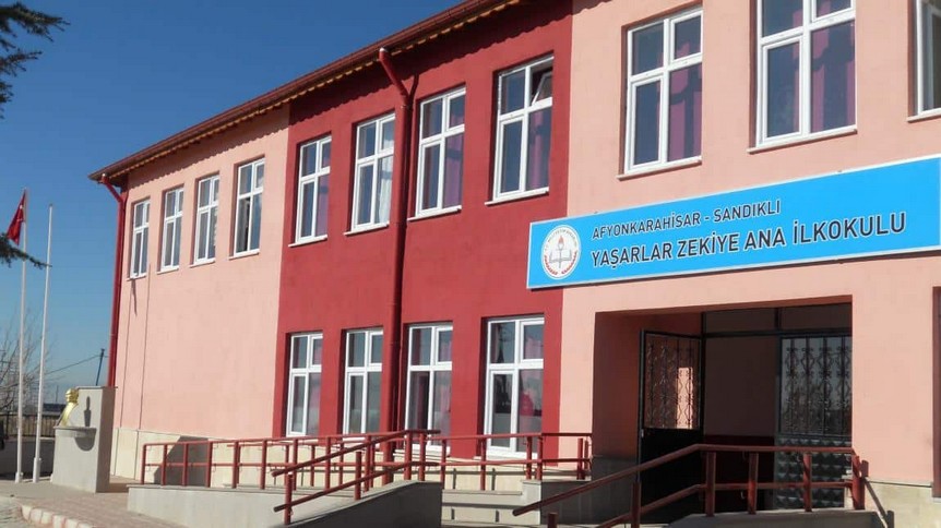 Afyonkarahisar-Sandıklı-Yaşarlar Zekiye Ana İlkokulu fotoğrafı