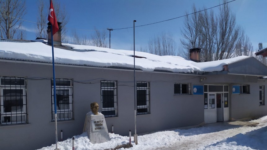 Kars-Sarıkamış-Kazıkkaya Ortaokulu fotoğrafı