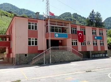 Trabzon-Çaykara-Taşkıran Mustafa Özer Ortaokulu fotoğrafı