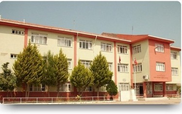 İzmir-Narlıdere-İhsan Çelikten Ortaokulu fotoğrafı