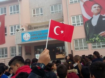 İzmir-Gaziemir-Sarnıç Şehit Uzman Çavuş Egemen Yıldız Ortaokulu fotoğrafı