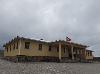 Ağrı-Tutak-Karacan Ortaokulu fotoğrafı