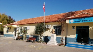 Muğla-Seydikemer-Ortaköy Ortaokulu fotoğrafı