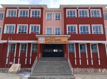 Van-Gürpınar-Necip Fazıl Kısakürek Kız Anadolu İmam Hatip Lisesi fotoğrafı