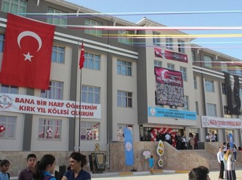 Antalya-Kepez-Gülgün-Nihat Ömür Ortaokulu fotoğrafı