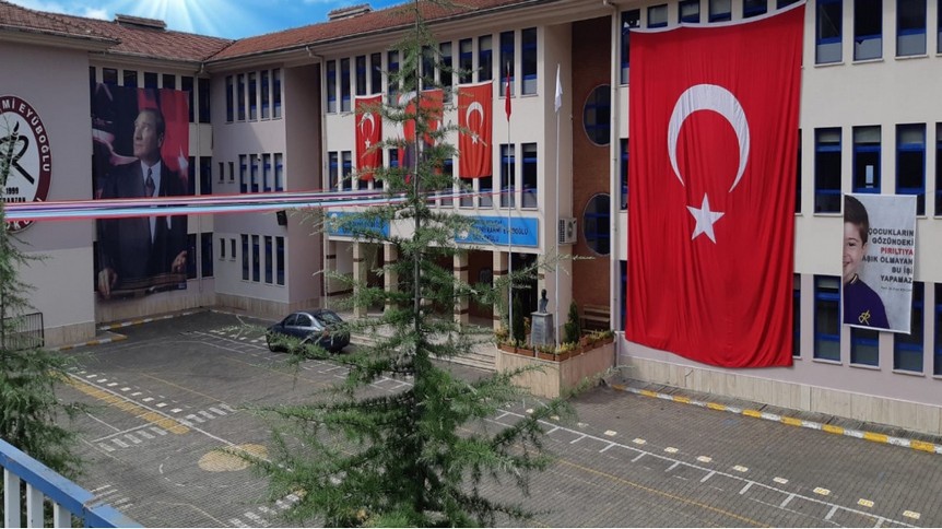Trabzon-Ortahisar-Bedri Rahmi Eyüboğlu Ortaokulu fotoğrafı
