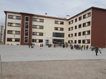 Kayseri-Kocasinan-Şehit Bekir Çakır Ortaokulu fotoğrafı