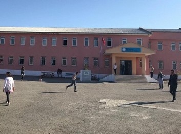 Iğdır-Tuzluca-Şehit Üsteğmen Hakan Özkaner Ortaokulu fotoğrafı