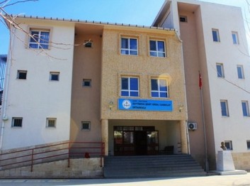 İzmir-Bayındır-Zeytinova Şehit Erdal Canbulat Ortaokulu fotoğrafı