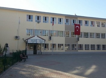 Adıyaman-Gölbaşı-Şehit Ahmet Demir Ortaokulu fotoğrafı