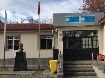 Niğde-Bor-Kayı Ayşe Aydoğan Ortaokulu fotoğrafı