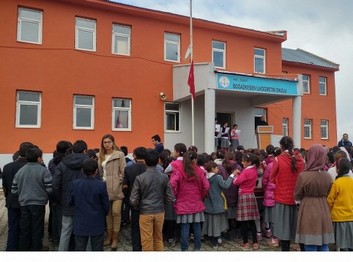 Van-Özalp-Şehit Aydın Ahi Ortaokulu fotoğrafı