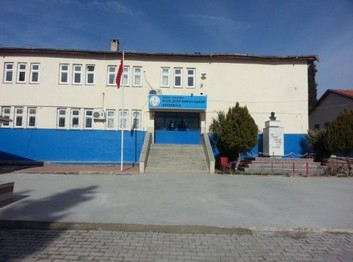 Manisa-Saruhanlı-Dilek Şehit Emrah Akman Ortaokulu fotoğrafı