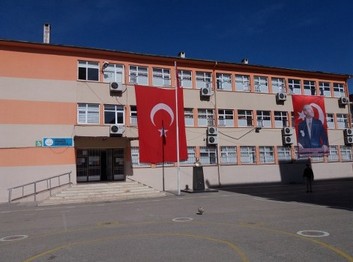 Mersin-Yenişehir-Pirireis Ortaokulu fotoğrafı