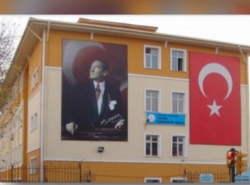 İstanbul-Güngören-Atatürk İlkokulu fotoğrafı