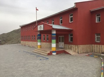 Van-Başkale-Esenyamaç Ortaokulu fotoğrafı