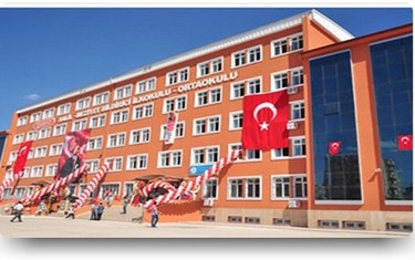 Gaziantep-Nizip-İşmont Halil-Meziyet Bildirici Ortaokulu fotoğrafı