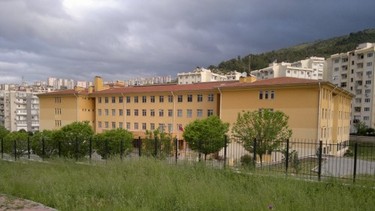 İzmir-Karşıyaka-TOKİ Karşıyaka Belediyesi Anadolu Lisesi fotoğrafı