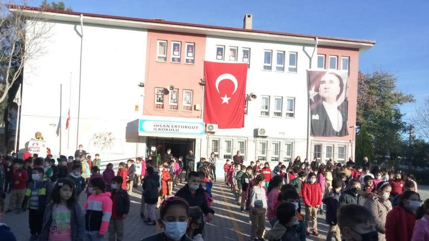 Manisa-Turgutlu-İhsan Erturgut İlkokulu fotoğrafı